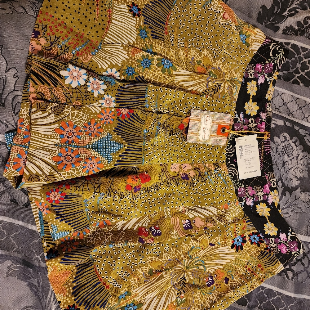 NWT - ROBERT GRAHAM SKORT W/POCKETS